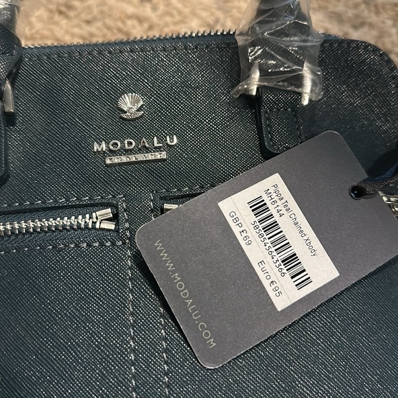 Crossbody - Picture 6 of 9